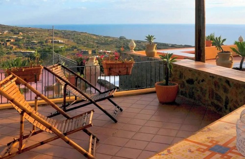 Pantelleria Apartment | Pink Dammuso