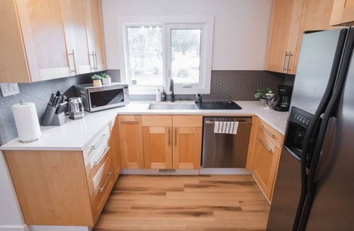 Edmonton House | Play & Stay Downtown Sleeps 10