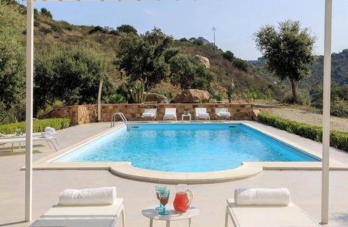 Pollina Villa | Poggio Pigio - Four Bedroom Villa, Sleeps 8