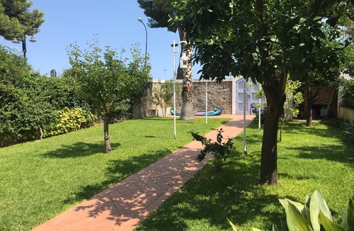 Patti Villa | POMEGRANATE VILLA ON THE SEA WITH GARDEN