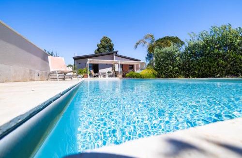 Partanna Villa | Pool heated whirlpool tub Wi-Fi AC P Private