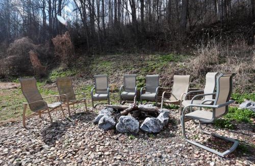 Spottswood House | Pool-Table-Hot Tub-Fire Pit