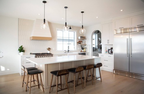Foothills House | Poolside retreat with private basketball court