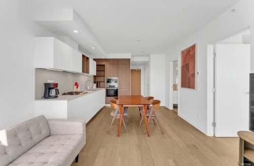 Metrotown Condo | PPRM-Luxury 2 Bedroom+1 Bathroom Metrotown
