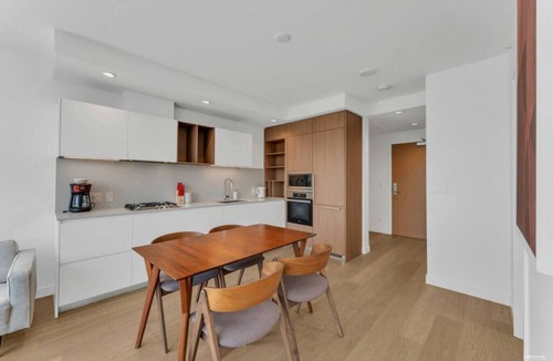 Metrotown Condo | PPRM-Luxury 2 Bedroom+1 Bathroom Metrotown