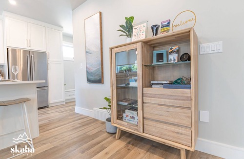 Okanagan-Similkameen Condo | Premier Vacation Home steps to Skaha Lake