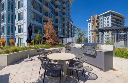 South Pandosy Apartment | Premiere Lakeshore Living with excellent amenities. Dog friendly