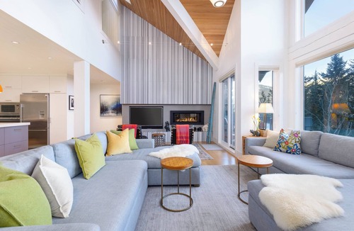 Whistler Village House | Premium 4-Bedroom w/Secure Parking & walking distance to the slopes!