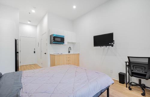 Montreal Apartment | Prestige Studio For 2 Guest with Parking