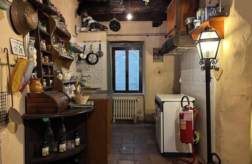 Giuliano di Roma House | Preta Nera Van Gogh - One Bedroom Guest House, Sleeps 2
