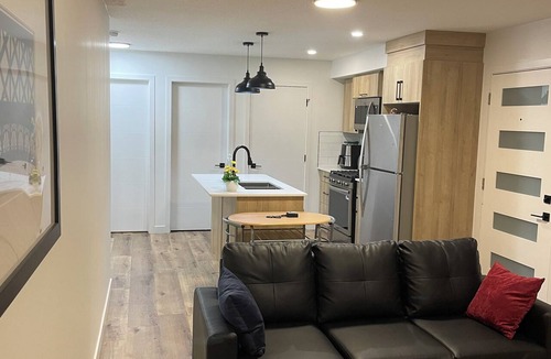 North Central Edmonton Apartment | Prime Location: 10 min drive to Downtown, 5 min drive to Commonwealth Stadium