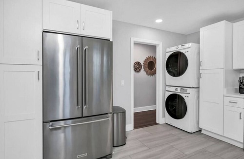 Columbia House | Pristine 3BR | Centrally located & Pet Friendly