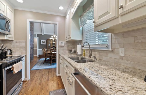Southwest Raleigh House | Private and Peaceful, minutes to NC State and PNC, feels like HOME