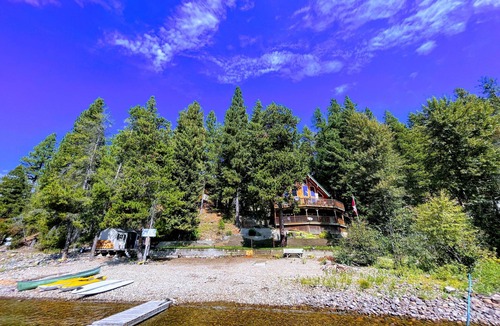 Koocanusa Ranch Villa | Private beach. Exquisite 3 Level 3500 sq ft Lake House. Accommodates 14 guests.