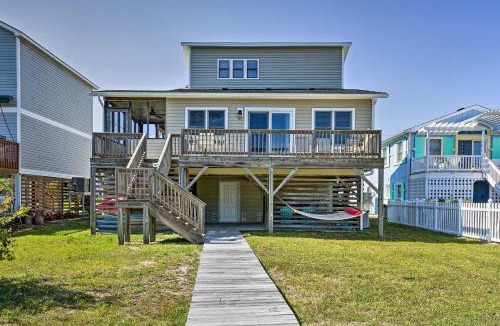 Colington Harbour House | Private Boat Dock: Fun OBX Family Getaway w/Deck