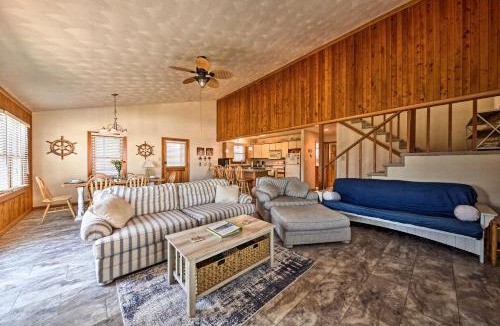 Colington Harbour House | Private Boat Dock: Fun OBX Family Getaway w/Deck