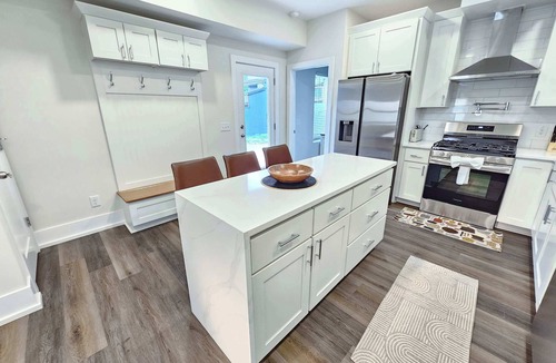 Durham House | Private Deck | 9 Min to Duke | 8 to Downtown