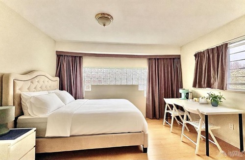 Kerrisdale House | Private Ensuite Room Near YVR Airport Vancouver West