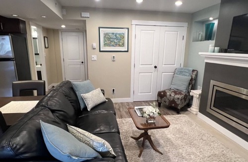 Langley House | Private Executive Suite -fully furnished-Fort Langley, British Columbia