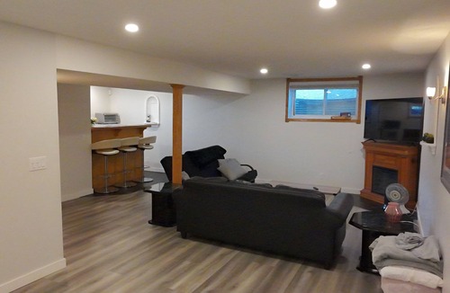 Calgary House | Private Guest Suite Close to Airport!