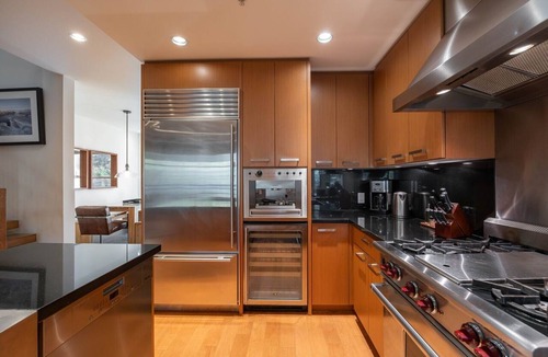 Whistler Condo | Private Hot Tub | AC | Woodburning fireplace