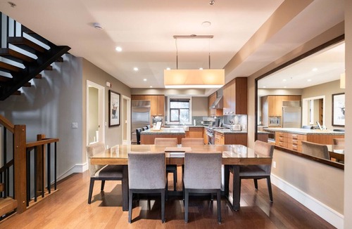 Whistler Apartment | Private Hot Tub | Garage | AC | Secure mud room