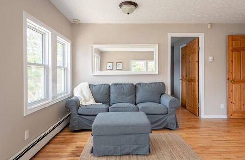 Prospect Bay House | Private Lakefront Escape Swim Sip Wine Stargaze 25 Mins to Halifax