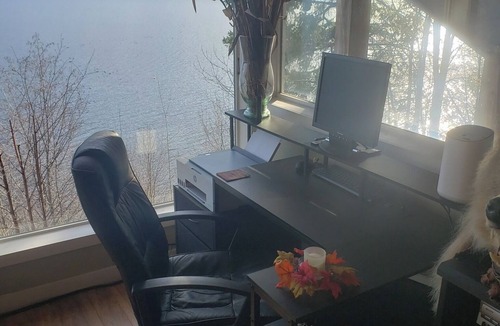 Canim Lake House | Private Lakefront Retreat w/hot tub & Tiki Boat