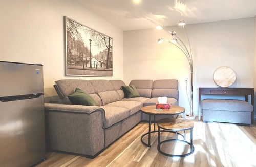 Regional District of Nanaimo Apartment | Private & Modern Studio near Ferry, Airport & VIU