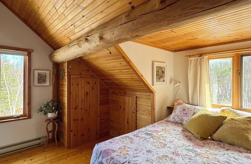 Annapolis Valley Cabin | Private Oceanfront Log Home nestled right on the world famous Bay of Fundy