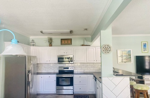 Garden City House | -PRIVATE POOL-1 BLK TO BEACH-OUTDOOR DINING/KITCHEN-PET & FAMILY FRIENDLY!