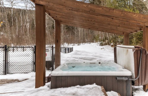 Saint Come Ski Chalet | Private Pool - Spa - Pool Table - Le St-Come
