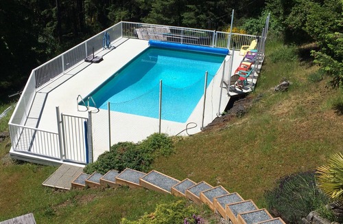 Pender Island Villa | Private, spectacular ocean vistas, swimming pool, EV charger !