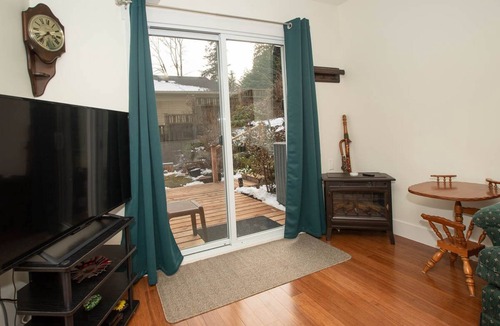 Duncan Apartment | Private suite located on the garden side of our home