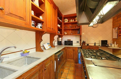 Monte Compatri Villa | Private Villa with WIFI, A/C, private pool, hot tub, TV, patio, pets allowed, panoramic view