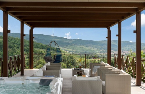 Subbiano Villa | Private Villa with hot tub, private pool, WIFI, A/C, TV, patio, panoramic view, close to Arezzo