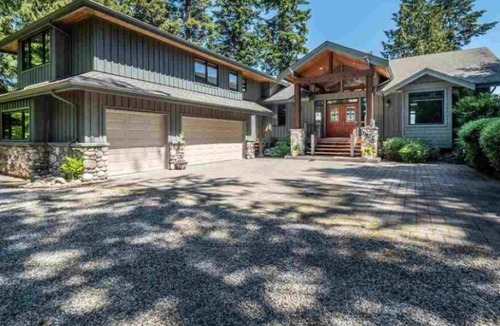 Halfmoon Bay House | Private Waterfront Suite - Anchor Suite