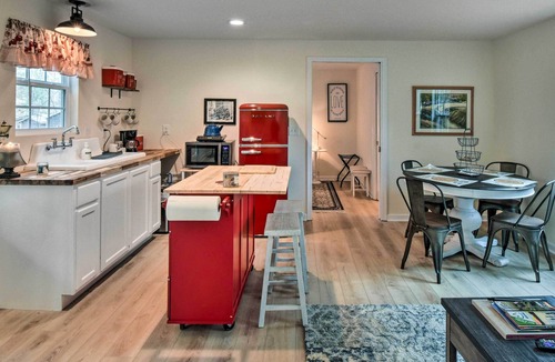 Demorest Cottage | Private Yard & Fire Pit: Cozy Demorest Cottage!