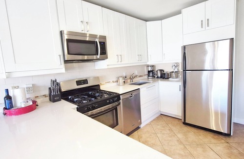 South Cambie House | Proximity & Peacefulness! 6 min from downtown I 3 blocks to Canada Line