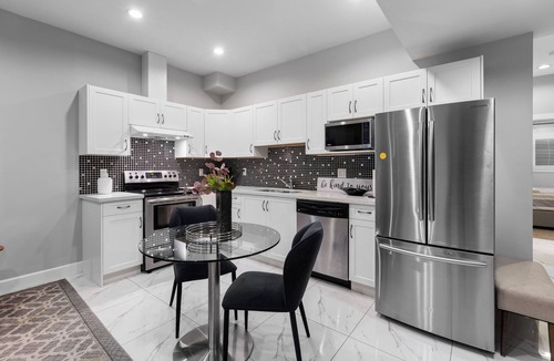 Willoughby House | Quaint 2 Bedrooms and Sofa Bed Suite