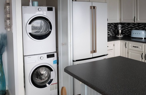 Regional District of Nanaimo Apartment | Qualicum Beach Sunset Waterfront Retreat