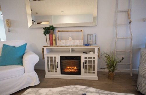 Regional District of Nanaimo Apartment | Qualicum Beach Sunset Waterfront Retreat