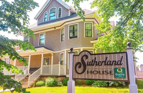 Queens Square Hotel | Quality Inn & Suites Downtown