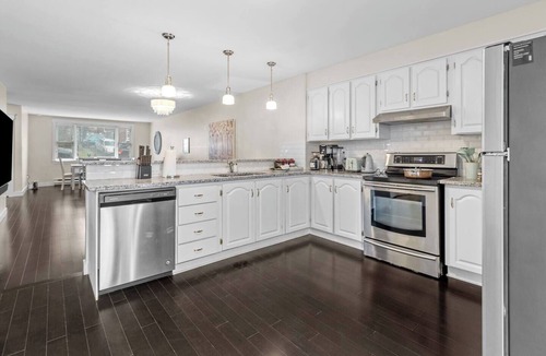 Downtown St. John's House | Quidi Vidi King 3 Doubles Parking Office