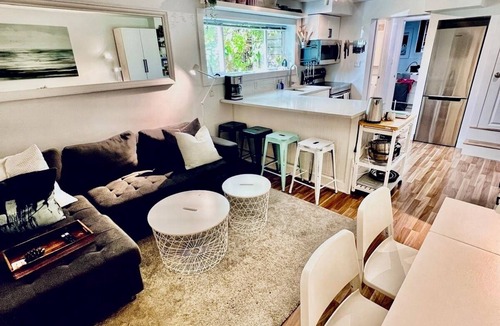 District of North Vancouver House | Quiet and bright garden suite in North Van near nature, shops and transit.