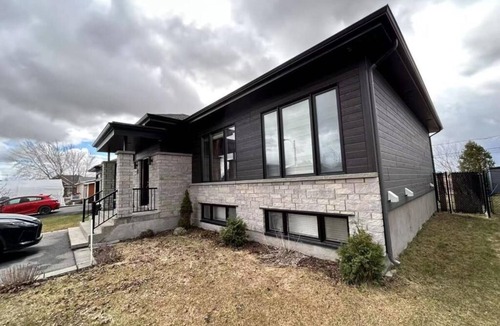 Saint-Philippe House | Quiet&Comfort Entire New house, near MTL, Parking