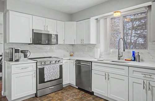 Prince George House | Quiet & Cozy Retreat, Near Downtown Prince George
