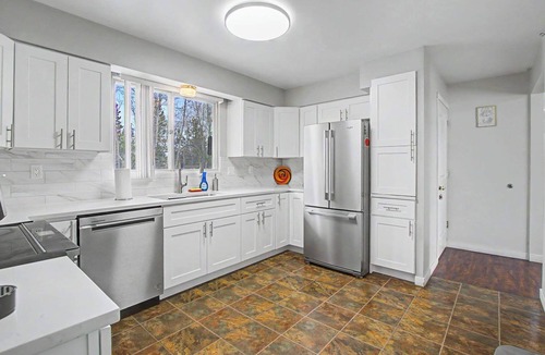 Prince George House | Quiet & Cozy Retreat, Near Downtown Prince George