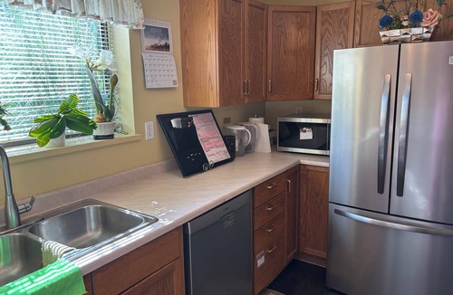 Aldergrove House | Quiet cozy room no stairs in a peaceful house, safe community, full kitchen