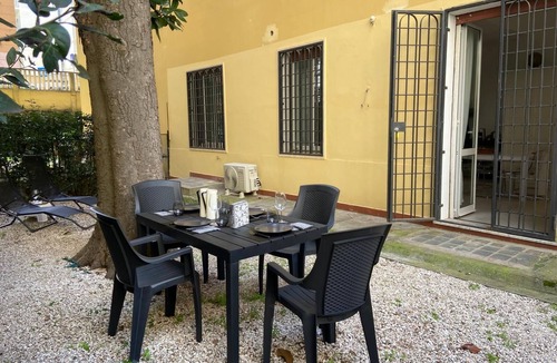 Parioli Apartment | Quiet Garden Apartment in Parioli